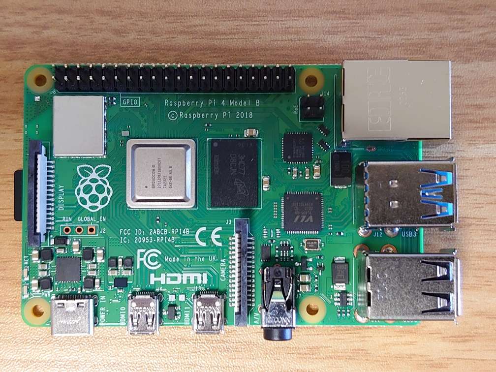 Raspberry Pi4の外観